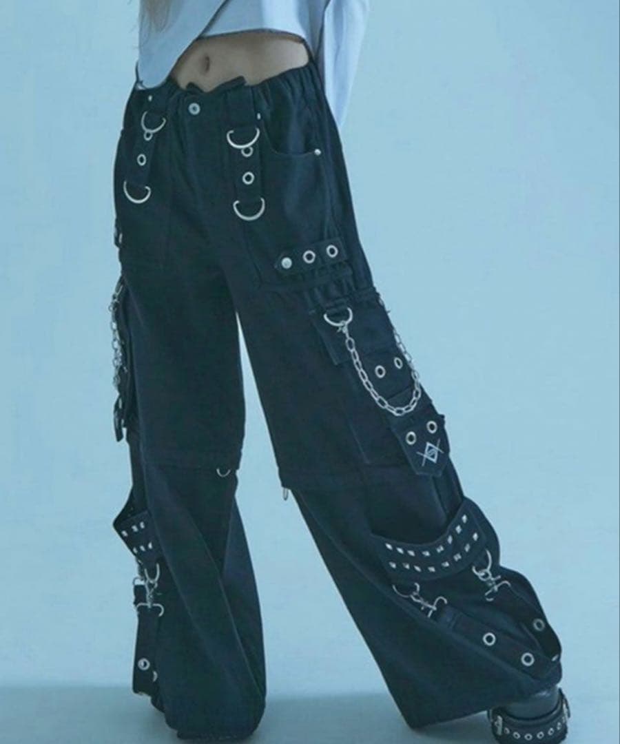 【瑠華】REFLEM ブラックカーゴパンツ 2way 未使用に近い