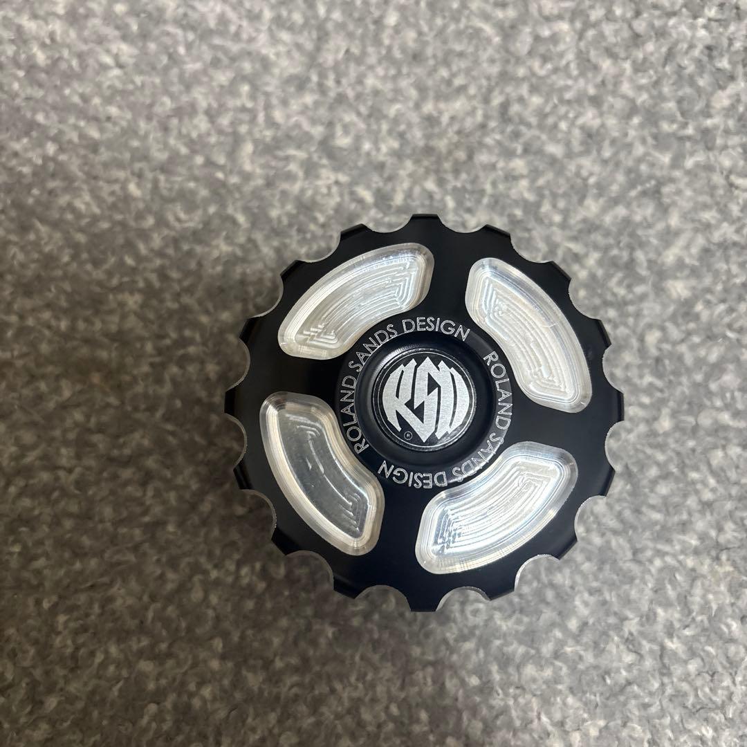 ハーレー用タンクキャップ　RSDローライズサンズデザイン