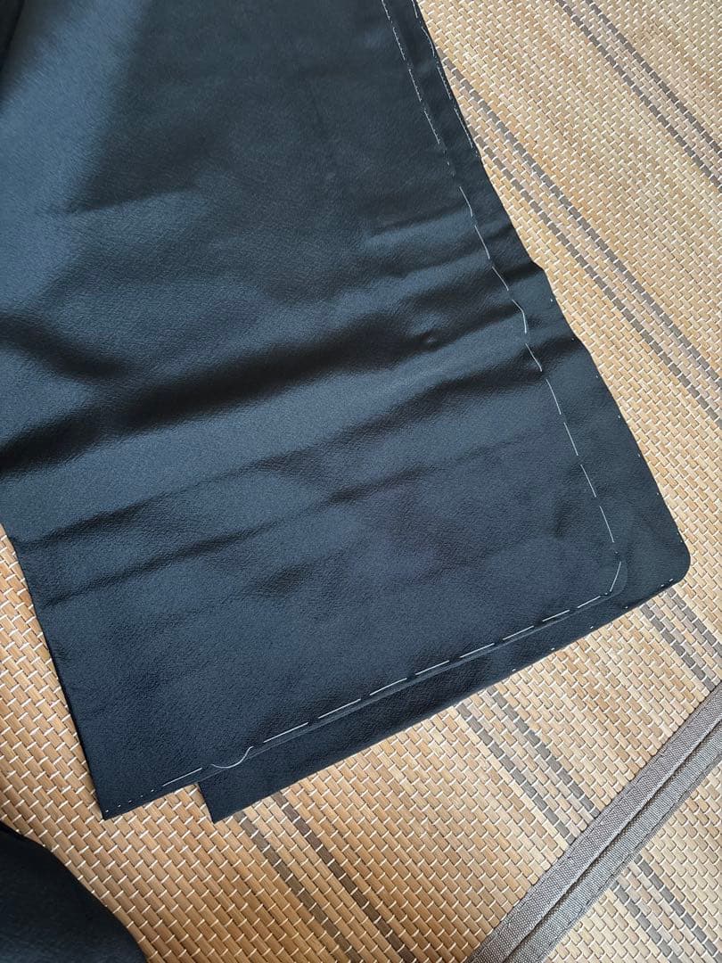 レトロでモダン素敵！未使用品しつけ糸付き　黒留袖　京友禅　金駒刺繍