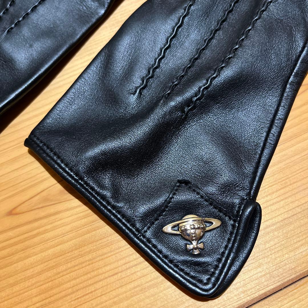 【るです】Vivienne Westwood 黒のレザー手袋 orb柄