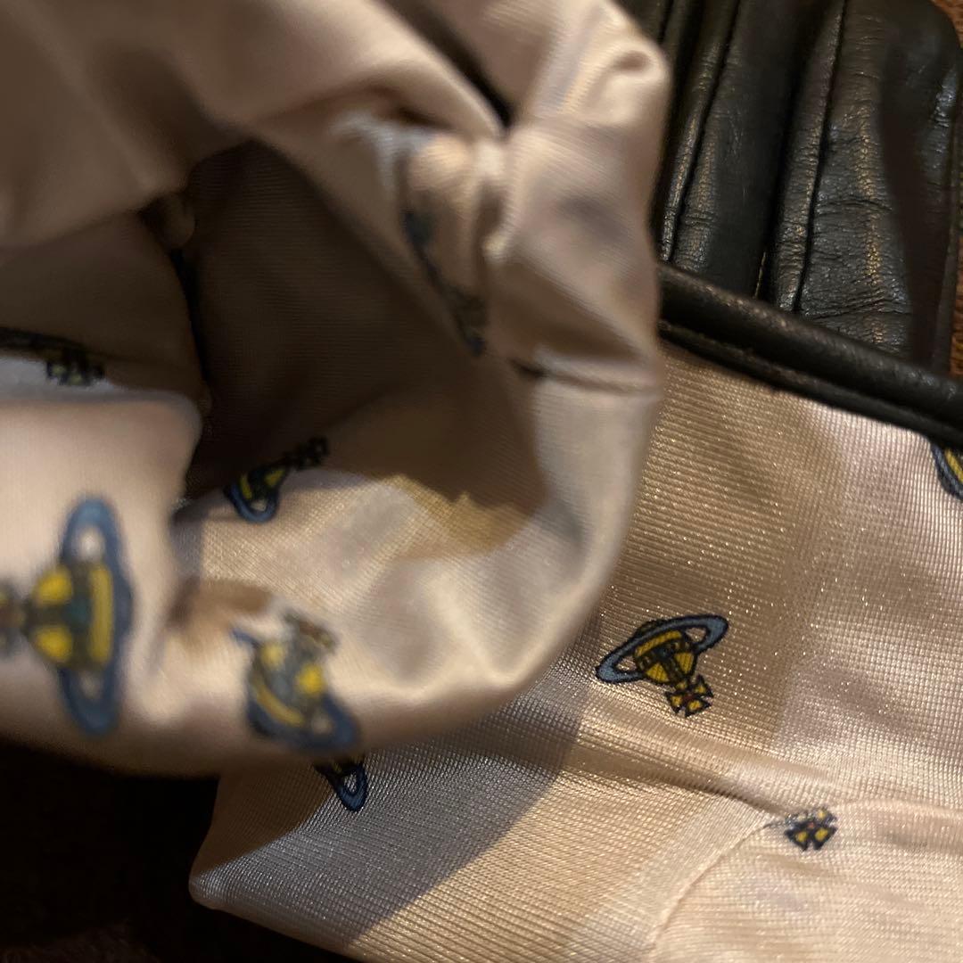 【るです】Vivienne Westwood 黒のレザー手袋 orb柄