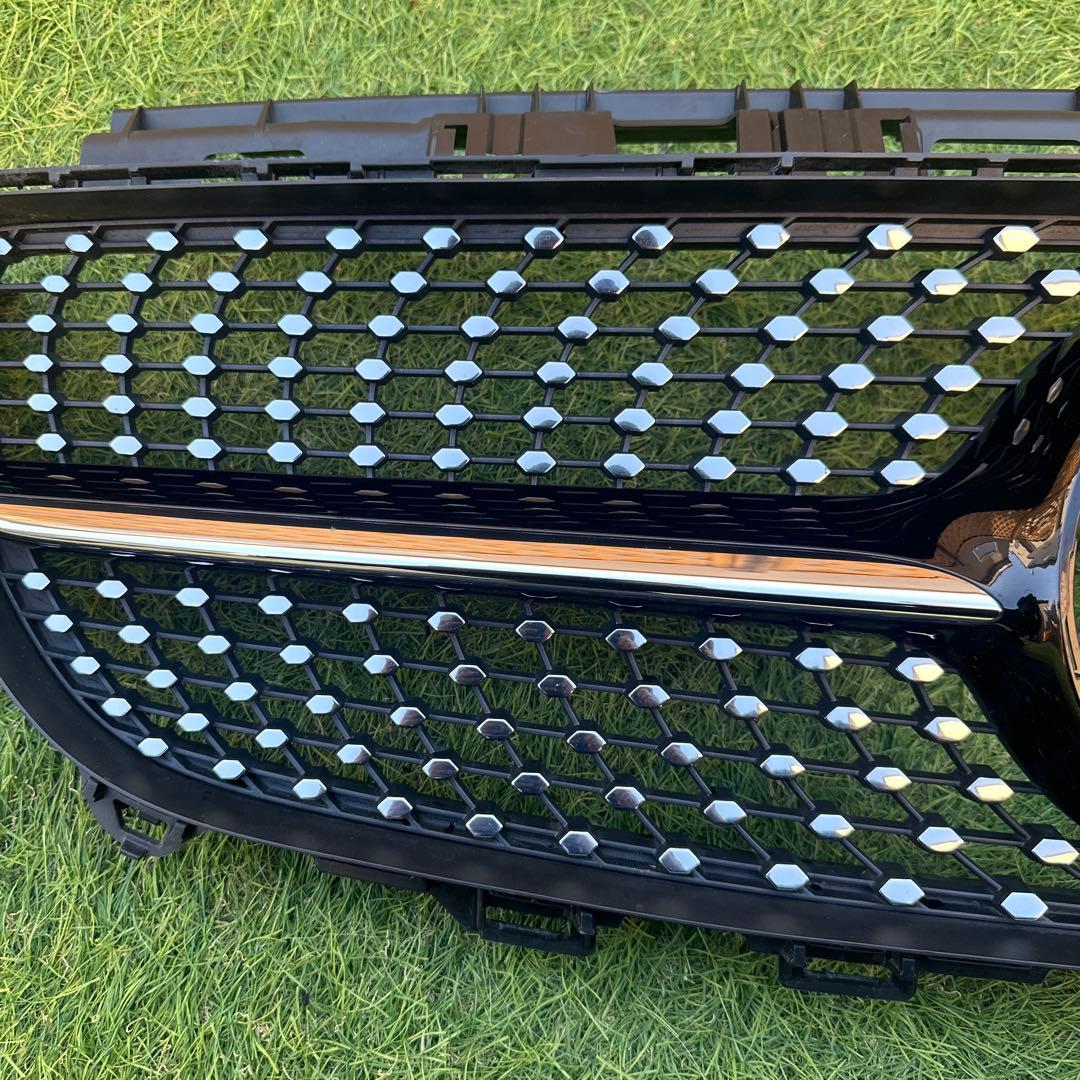 ベンツ　W213 E43 AMG （前期）43スタイルダイヤモンドグリル