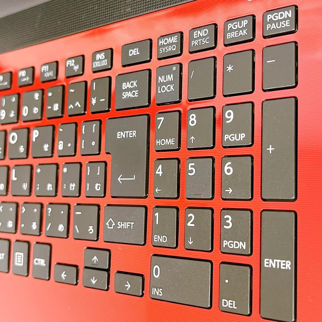 美品✨綺麗な赤✨爆速SSD薄型ノートパソコン✨Windows11カメラ・オフィス