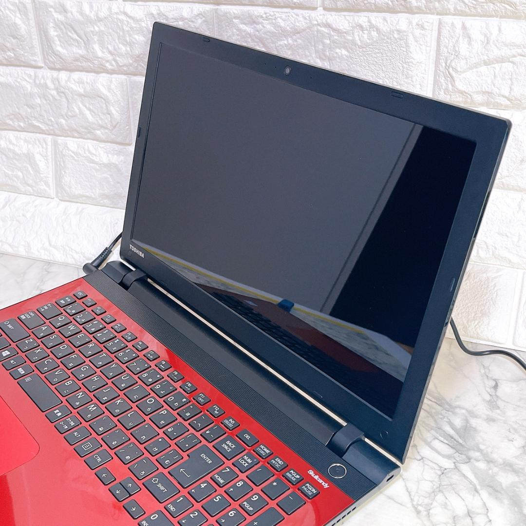 美品✨綺麗な赤✨爆速SSD薄型ノートパソコン✨Windows11カメラ・オフィス