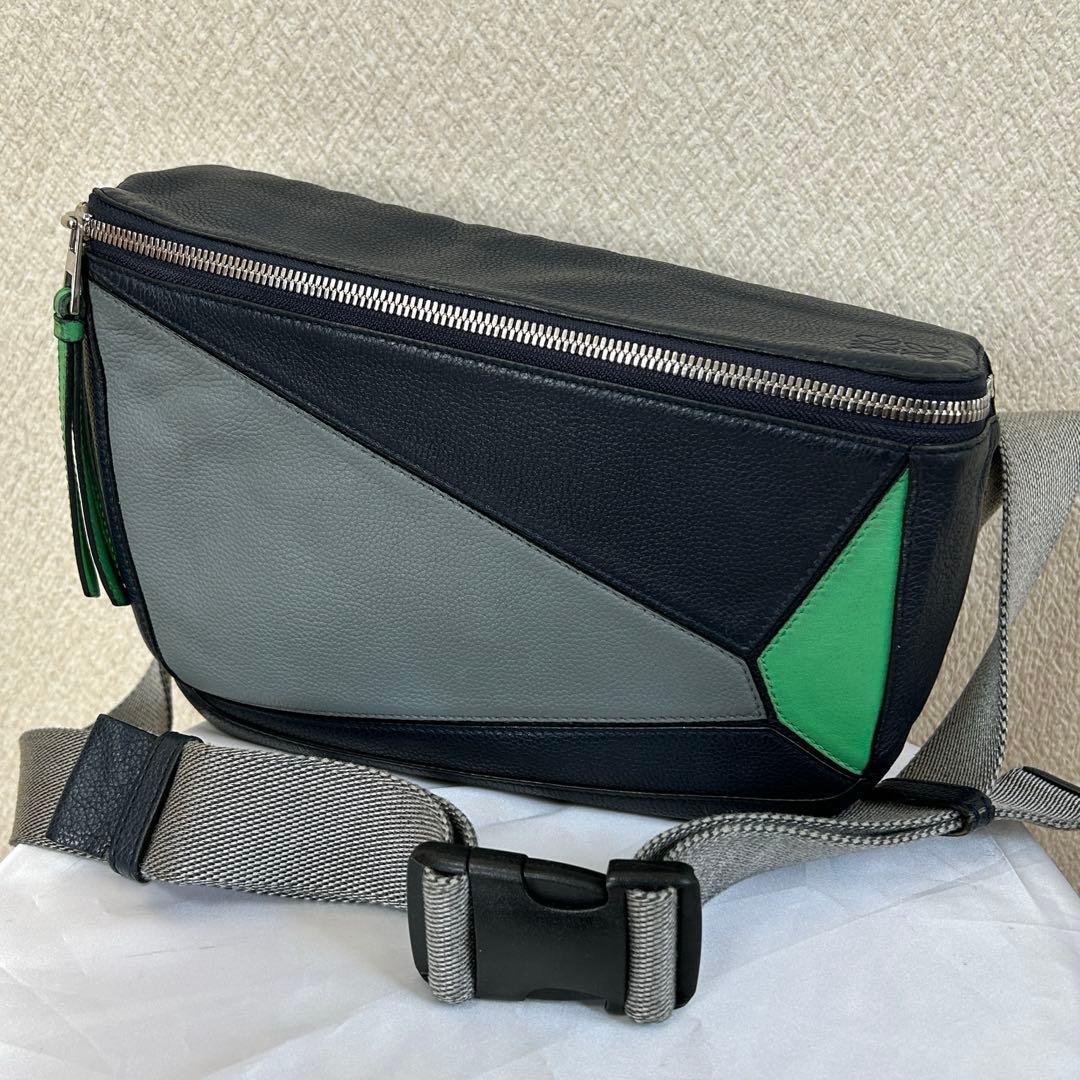 LOEWE ボディバッグ パズル ユニセックス