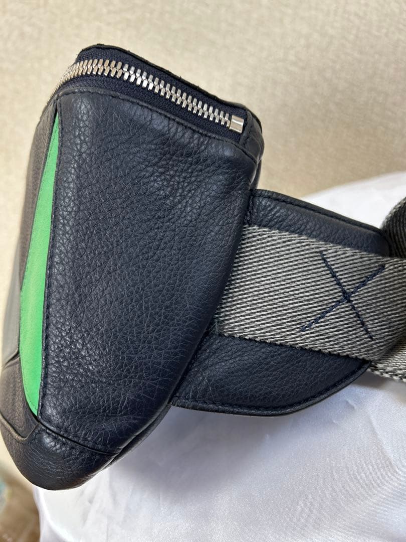 LOEWE ボディバッグ パズル ユニセックス