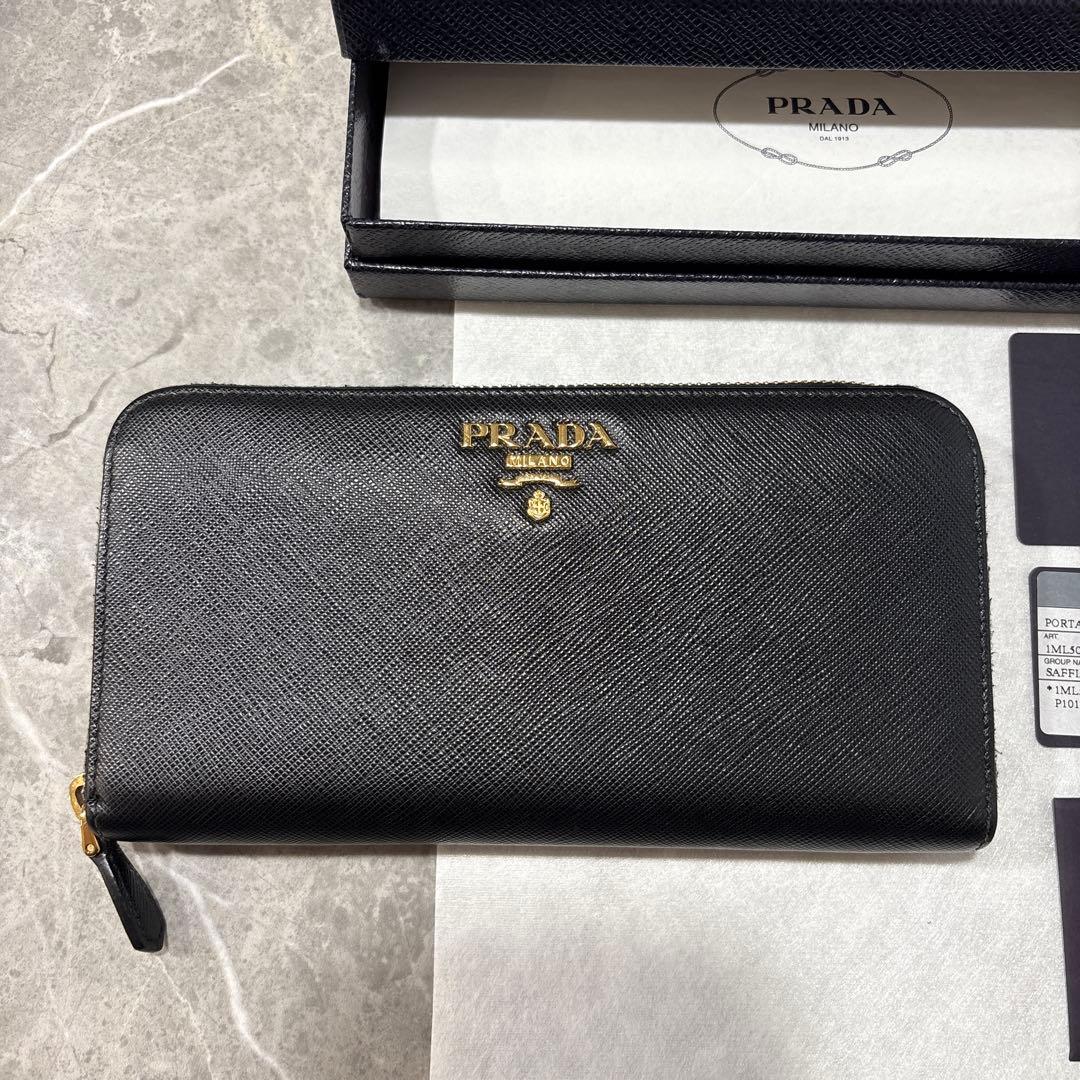 プラダ　長財布　サフィアーノ　黒