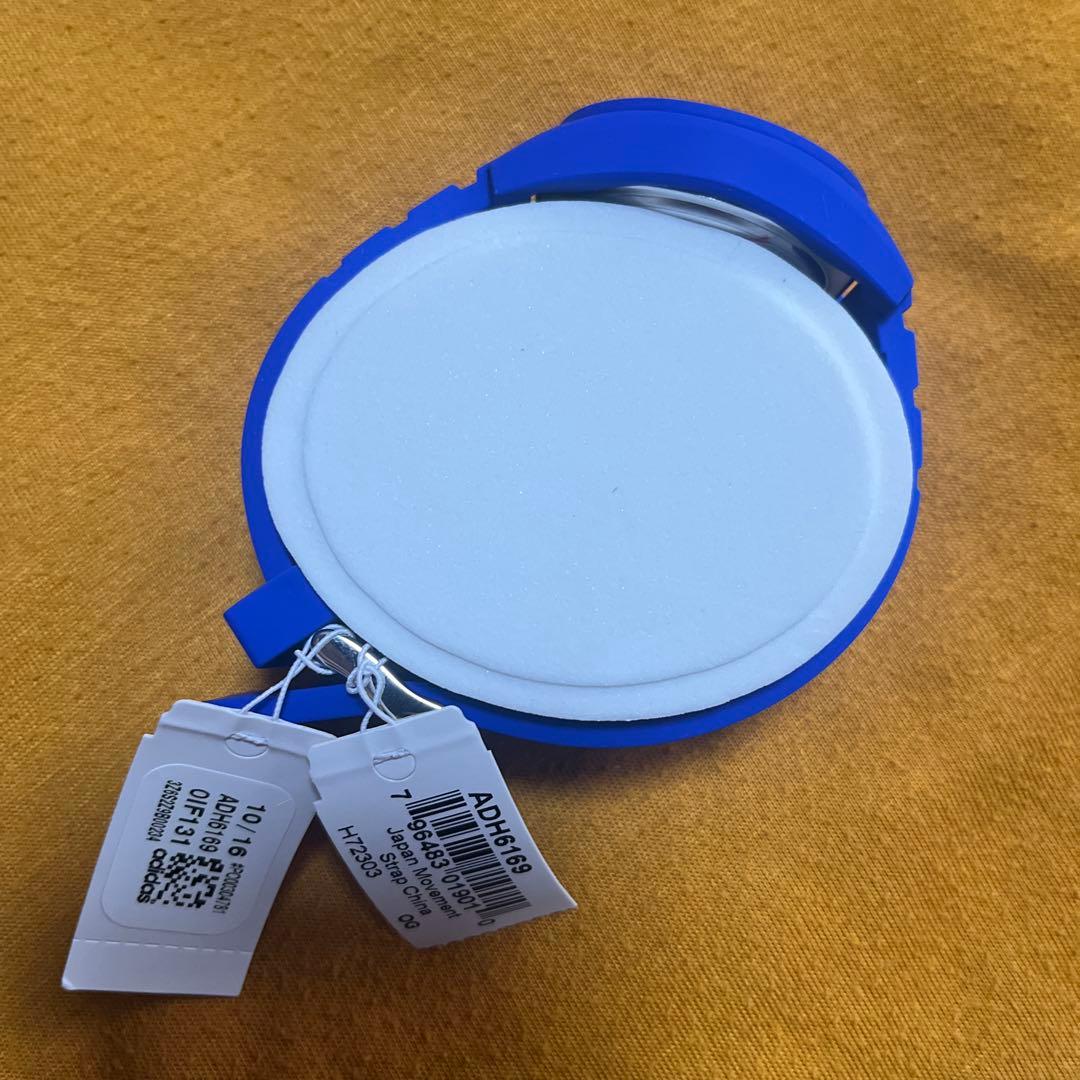 adidas スリーストライプス ラバーベルト時計