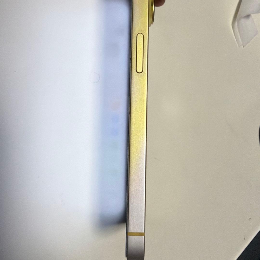 iPhone14 イエロー