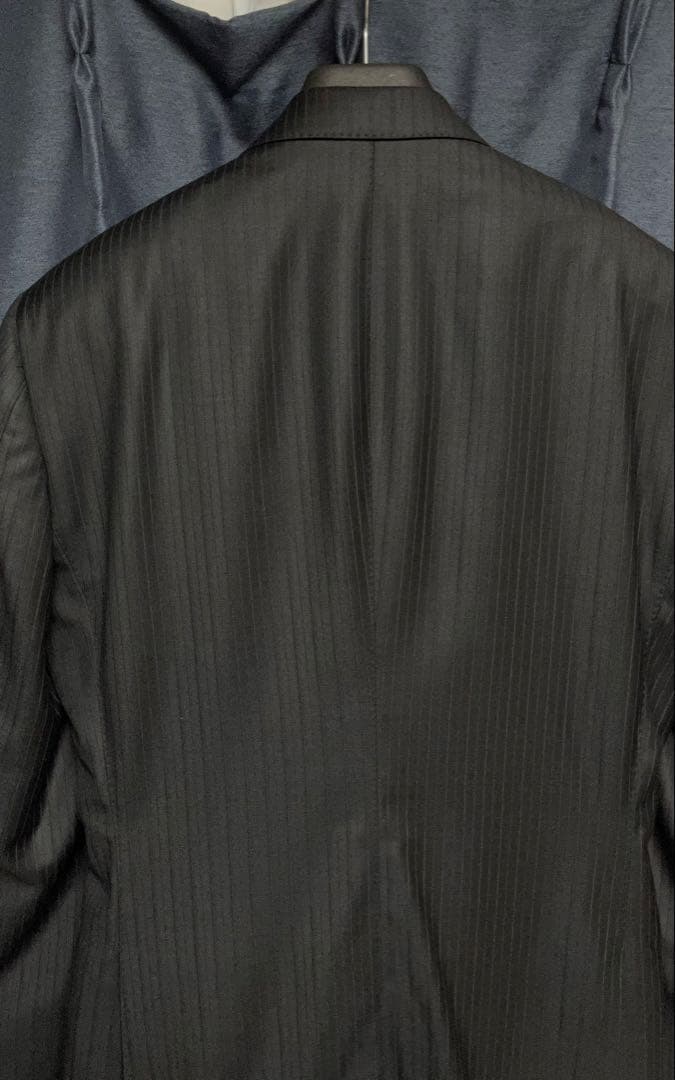 ロロピアーナ　ブラック シャドーストライプ ビジネススーツ（フォーマル兼用）