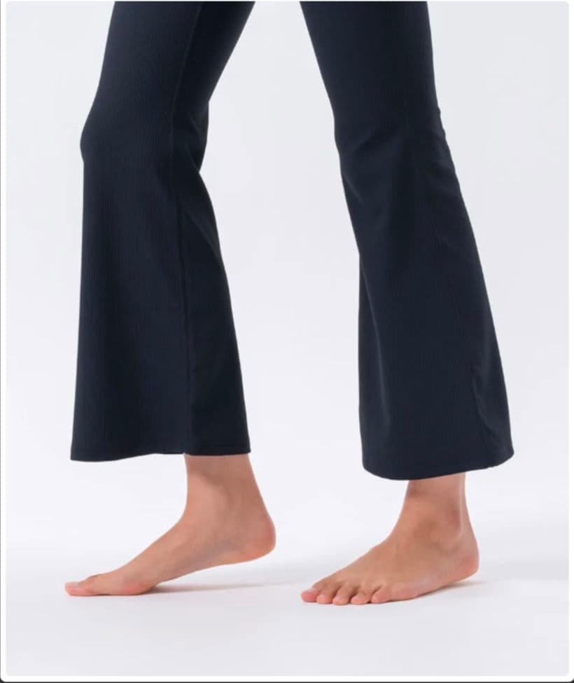 【SUKALA】フレアリブパンツ　ブラックM 新品未開封