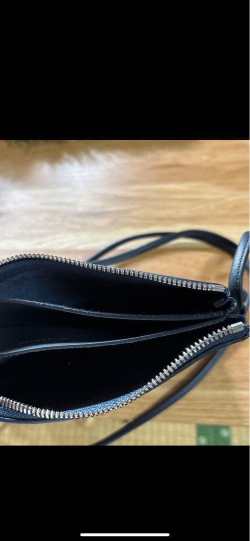 ワイルドスワンズ　 ネイビーのレザーショルダーバッグ