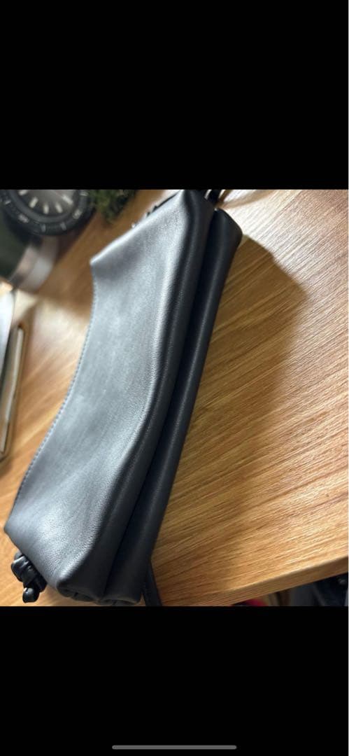 ワイルドスワンズ　 ネイビーのレザーショルダーバッグ