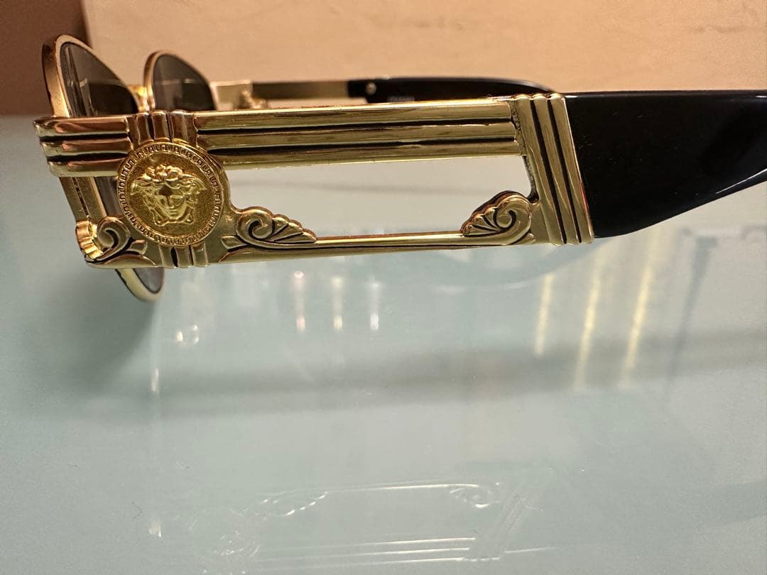 あ*る様 ヴェルサーチ/ゴールドメデューサ/メンズサングラス/ヴィンテージ