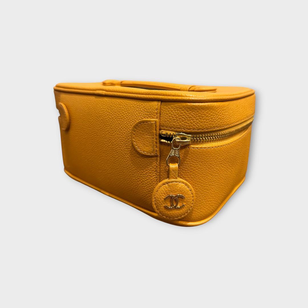 CHANEL シャネル CC ココマーク キャビアスキン バニティ ベージュ