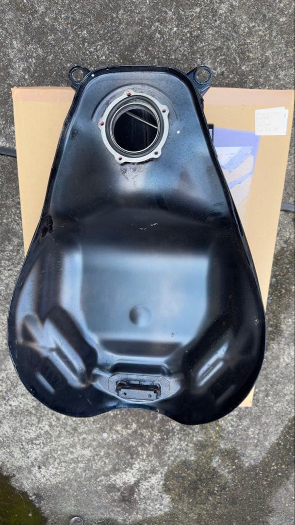 M*a様 Z900RS フューエルタンク 中古品