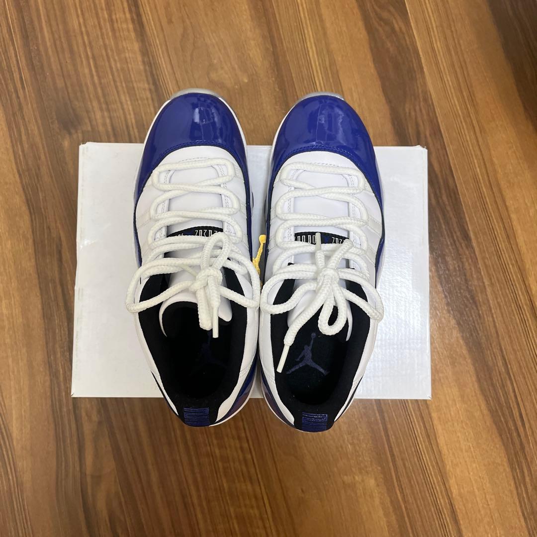 NIKE WMNS AIR JORDAN 11 RETRO LOW新品