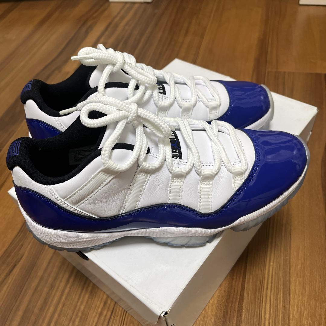 NIKE WMNS AIR JORDAN 11 RETRO LOW新品