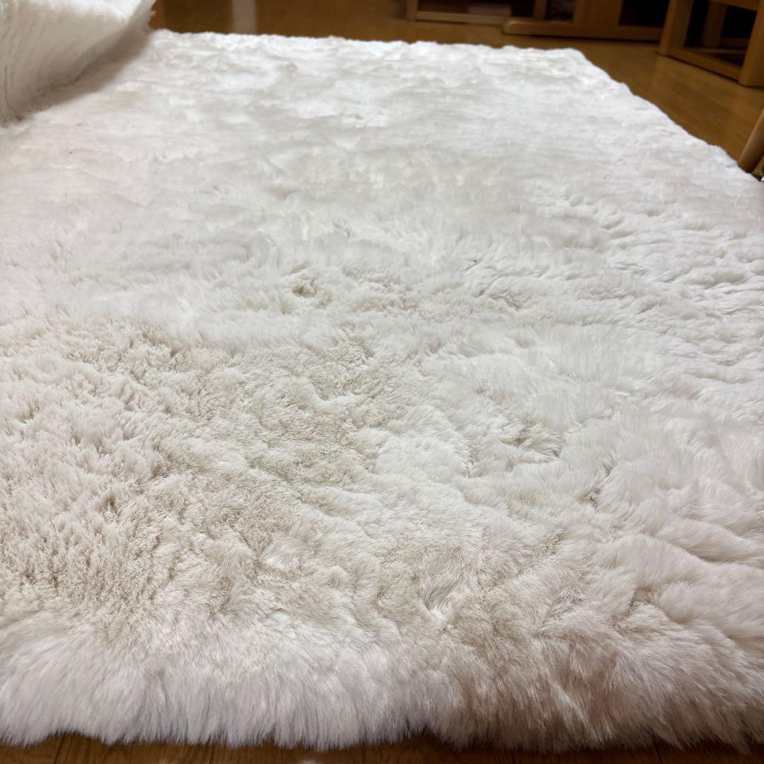 ホワイト フェイクファー ウサギラグ140✖️200