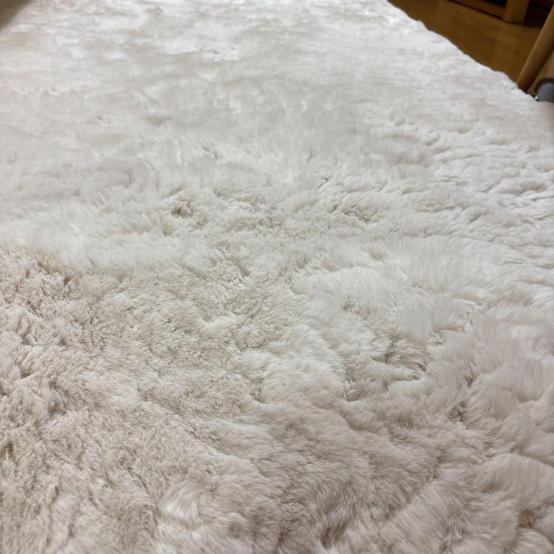 ホワイト フェイクファー ウサギラグ140✖️200