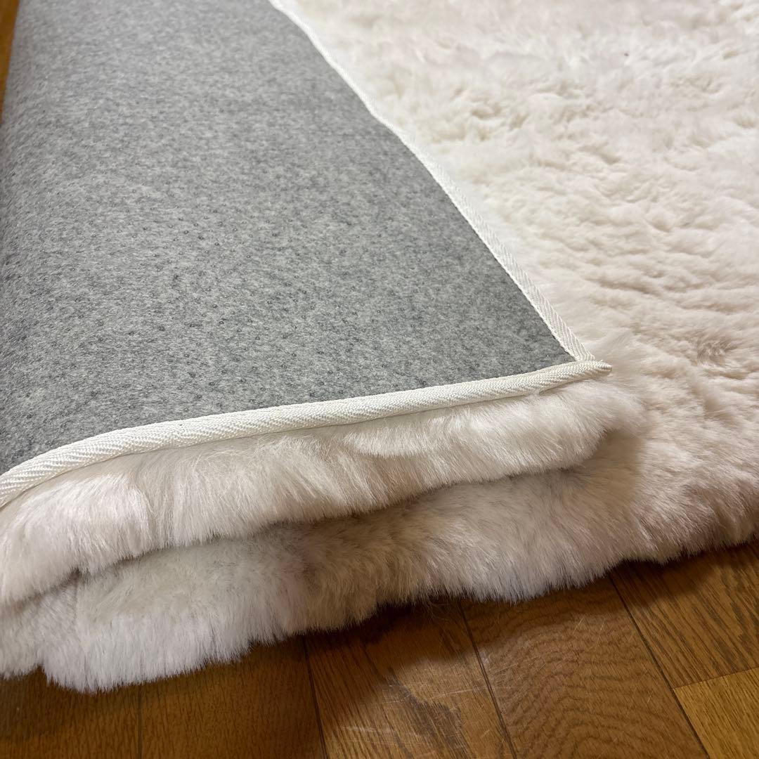 ホワイト フェイクファー ウサギラグ140✖️200