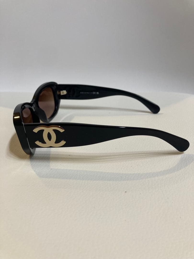 CHANEL 5493 c622 ブラック　ココマーク　サングラス　スクエア