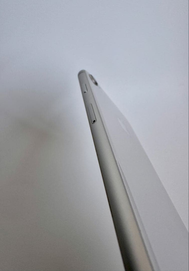 【超美品】Apple iPhone 8 シルバー 64GB バッテリー残100%