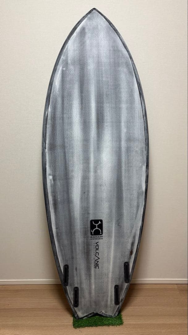 firewire seaside 5’10” volcanic fin付属