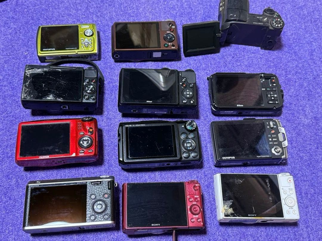 ナ*ナ様 デジカメ12台ジャンク品です。