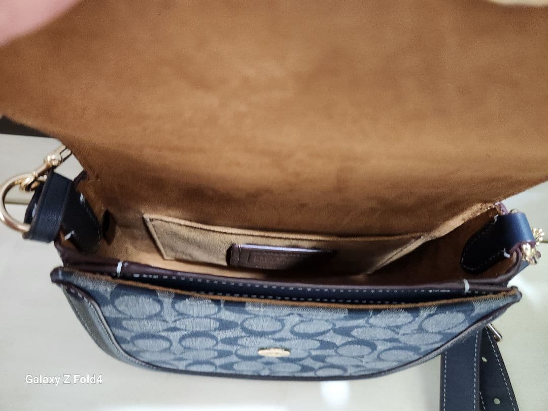 COACHのアウトレット品は本物で、COACHが販売している正規品です。﻿