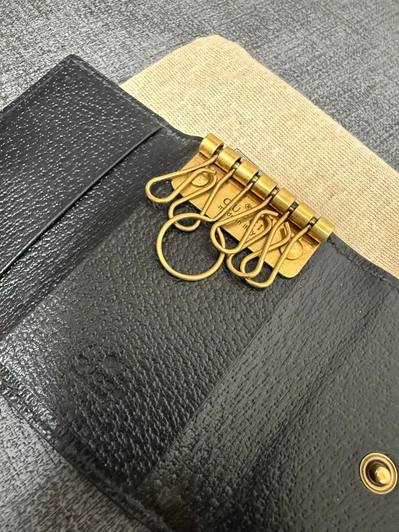GUCCI 黒 レザー キーケース