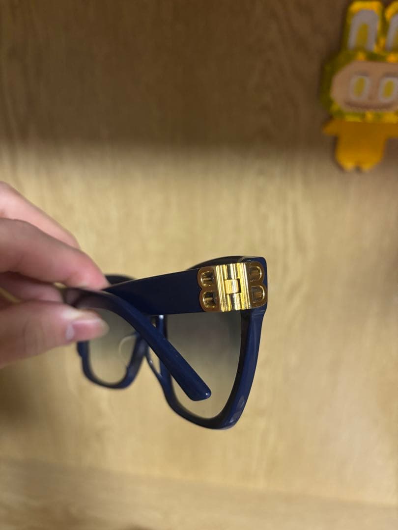 ネイビー サングラス ゴールドロゴ