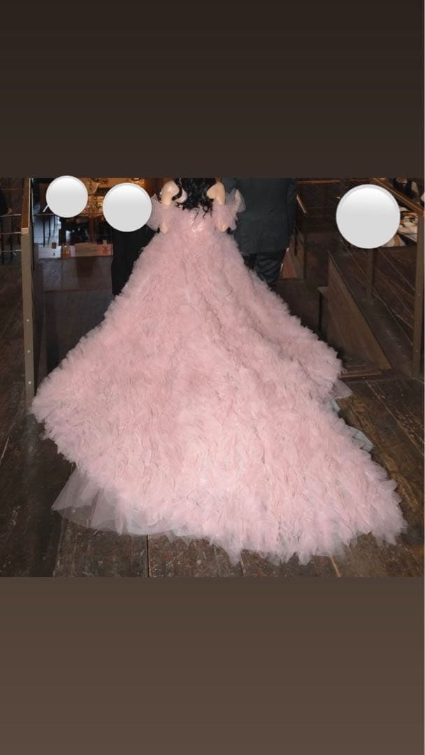 ピンク フリル ウェディングドレス　ドレスプロダクション　【W342】