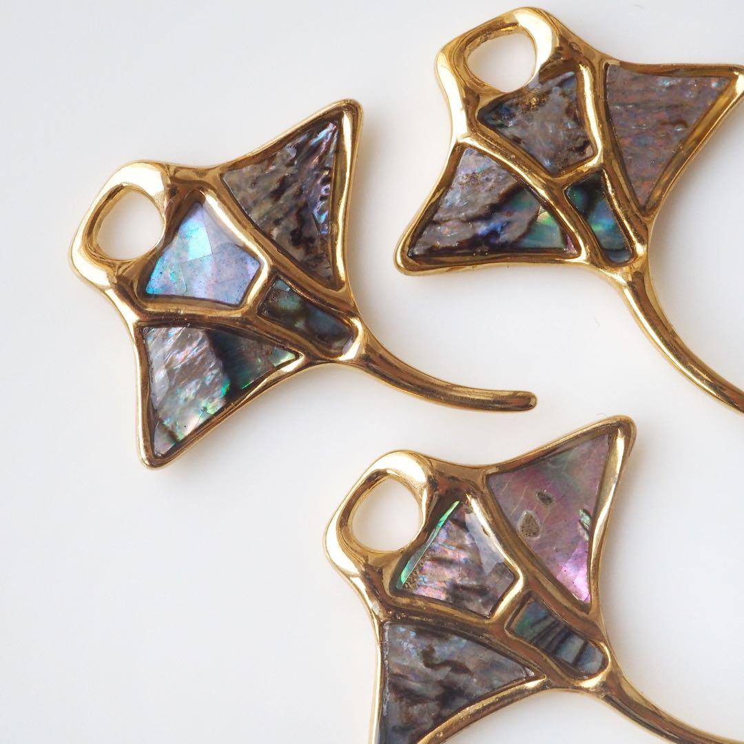 【ほぅ】天然アバロンシェルのレイモチーフネックレストップ