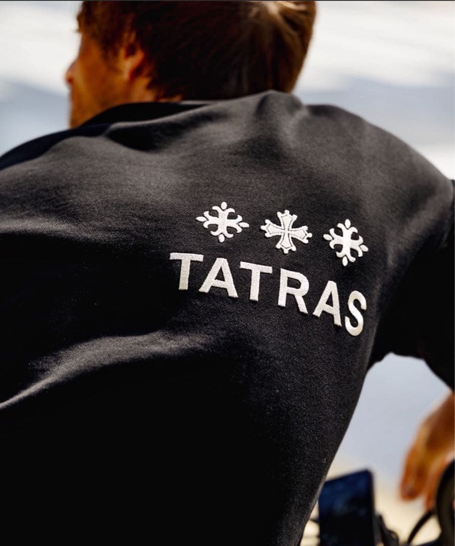 TATRAS ブラック スウェット トレーナー