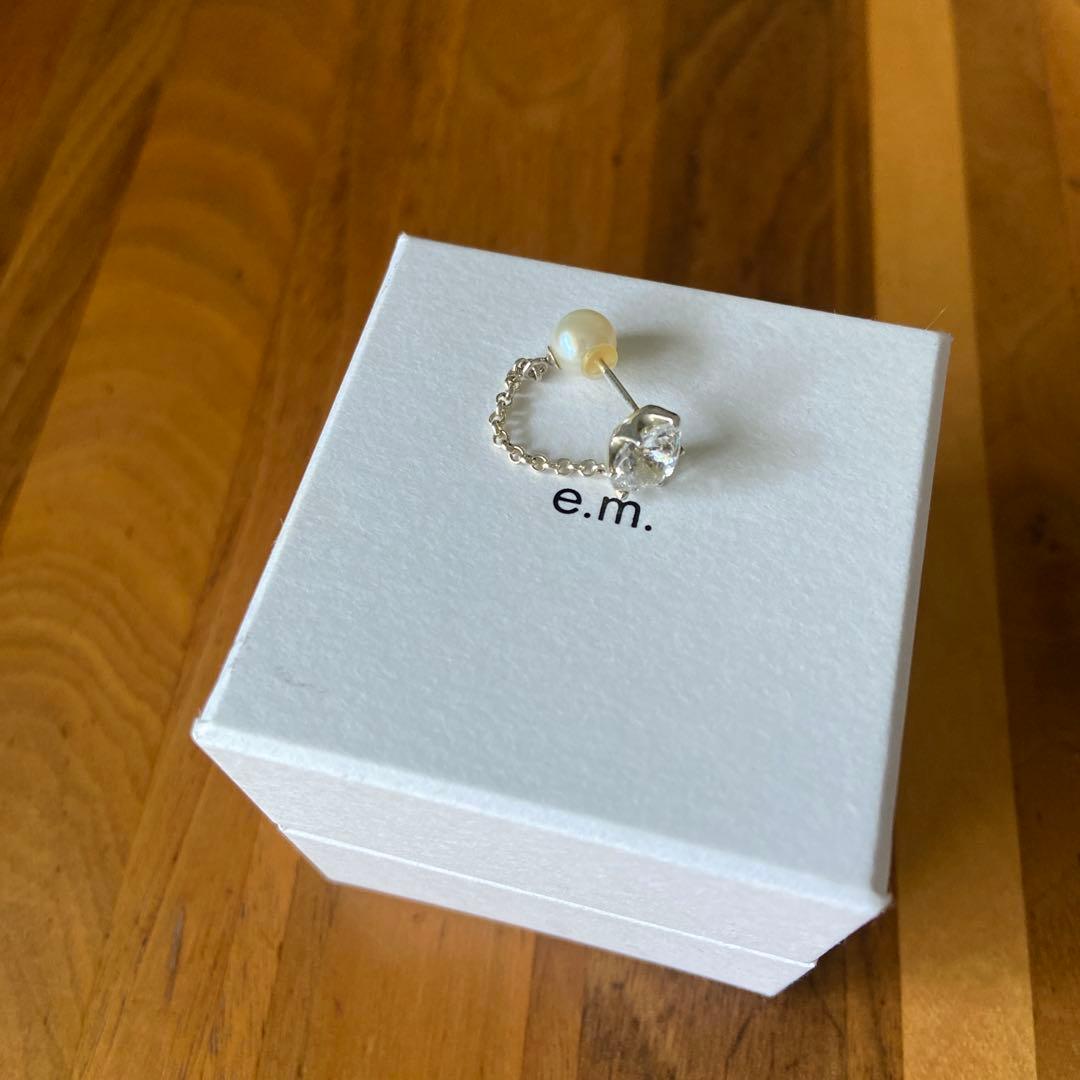e.m. パール ストーン ピアス(片耳用)