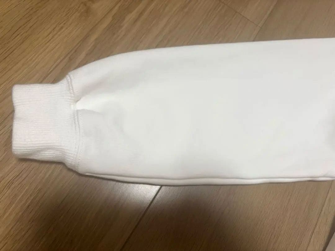 アワーホーム　裏毛素材のクルーネックプルオーバー　オフホワイト