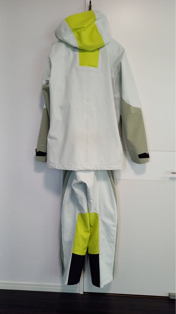 チームデサントDESCENTシェルジャケット、ビブパンツ上下セット