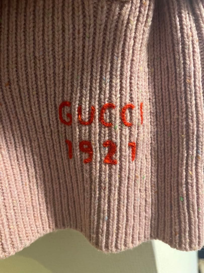 1月31まで GUCCI ベルト付き　リブウール　ニットベスト