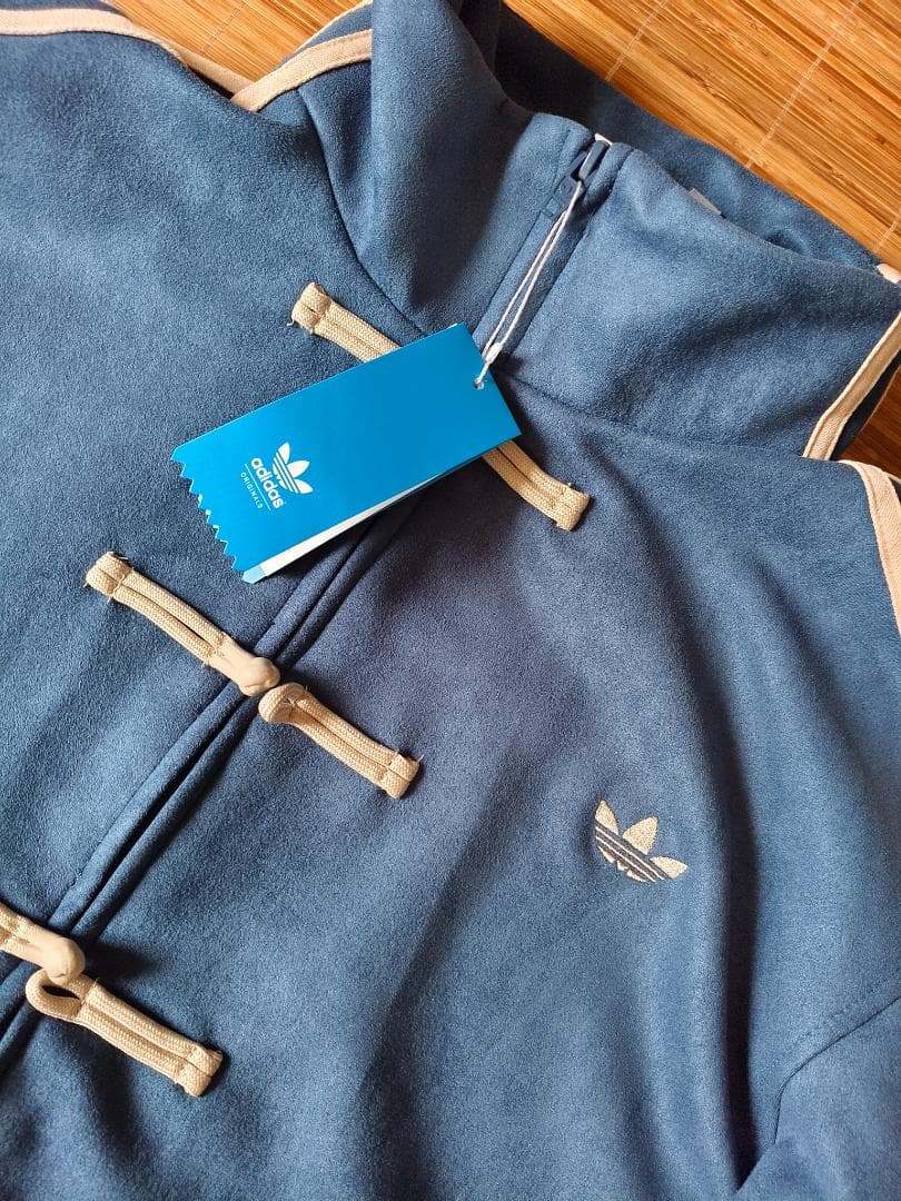 新品 アディダス 中国限定 蛇年トラックジャケット 青 サイズ M 1