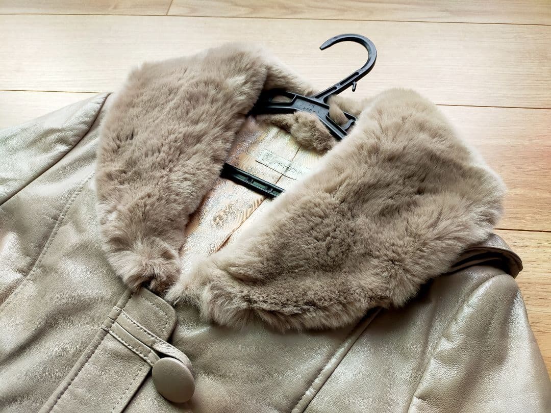 美品 PARIENNEパリエンヌ柔らか羊革レッキスフード付コートジャケット９号М