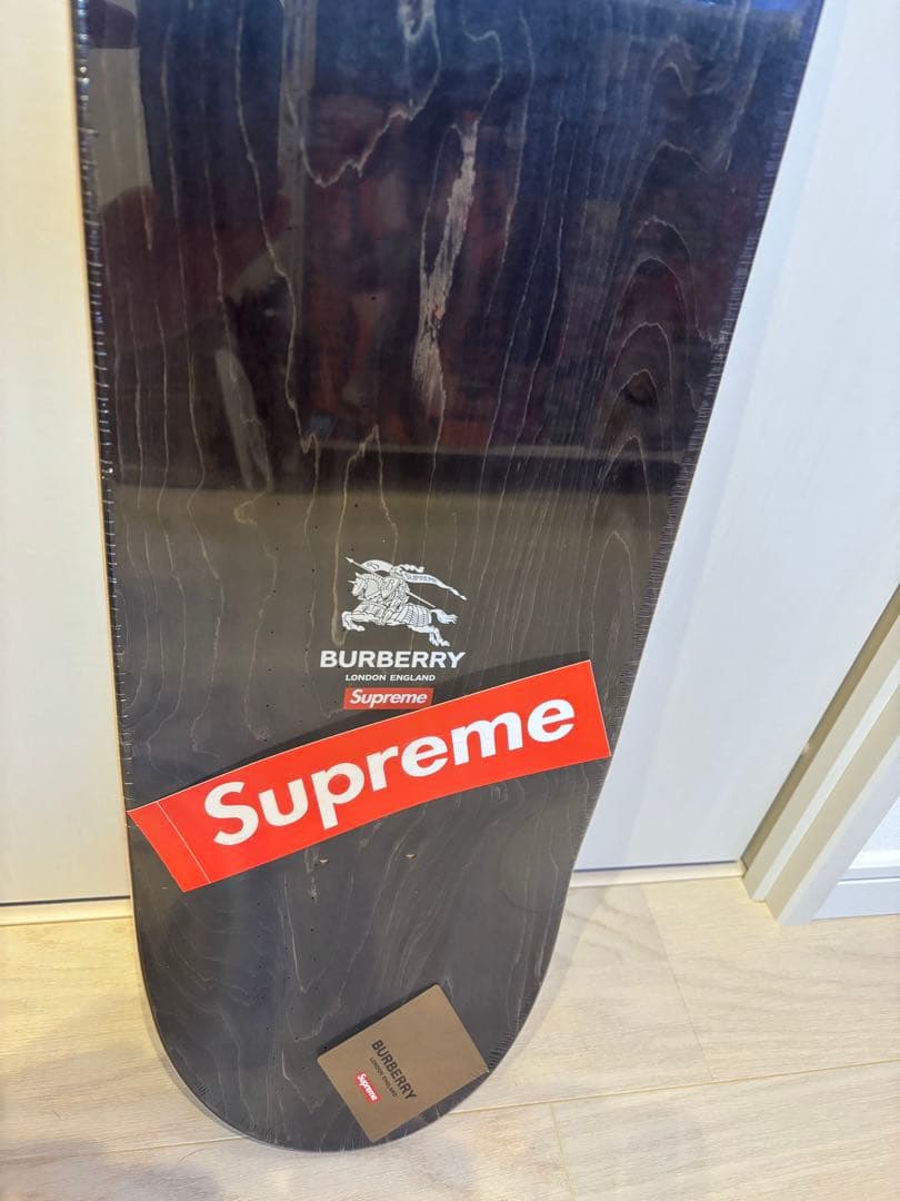 【新品】Supreme Burberry デッキ　シュリンク付