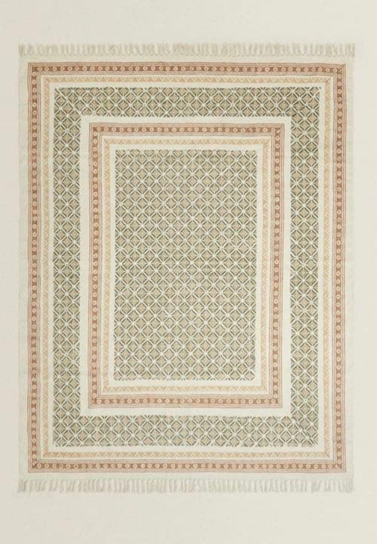 zara ブロックプリント入りラグ