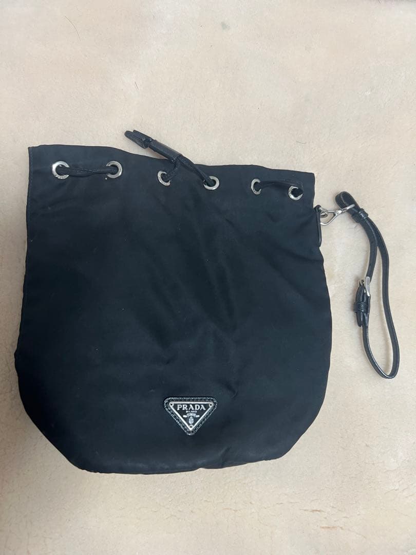 【美品】プラダPRADA巾着 ポーチ　ドローストリングバッグハンドバッグブラック