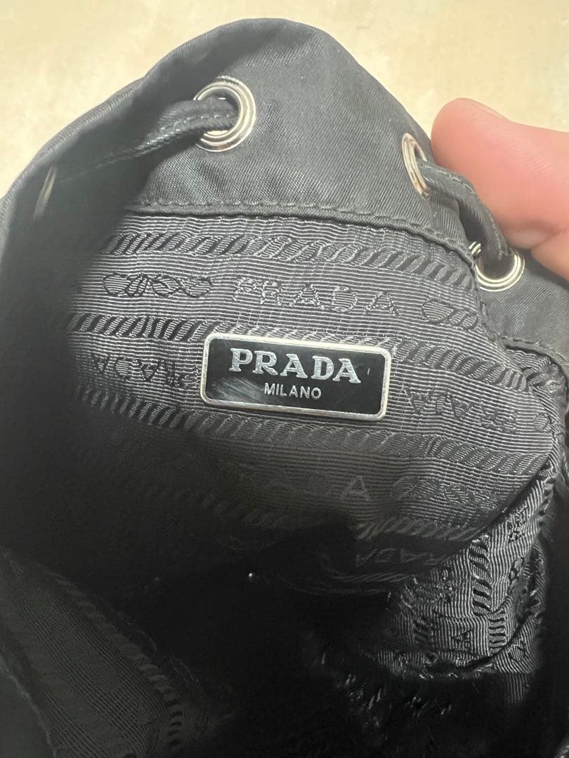 【美品】プラダPRADA巾着 ポーチ　ドローストリングバッグハンドバッグブラック