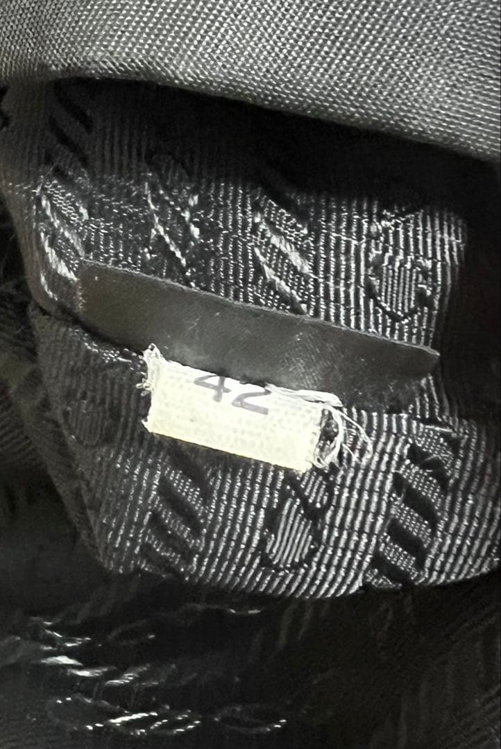 【美品】プラダPRADA巾着 ポーチ　ドローストリングバッグハンドバッグブラック