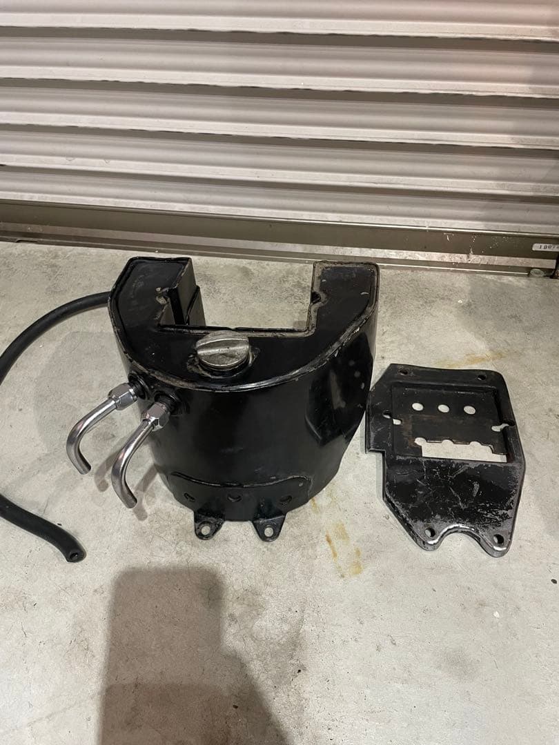 ハーレー　オイルタンク　ブラック