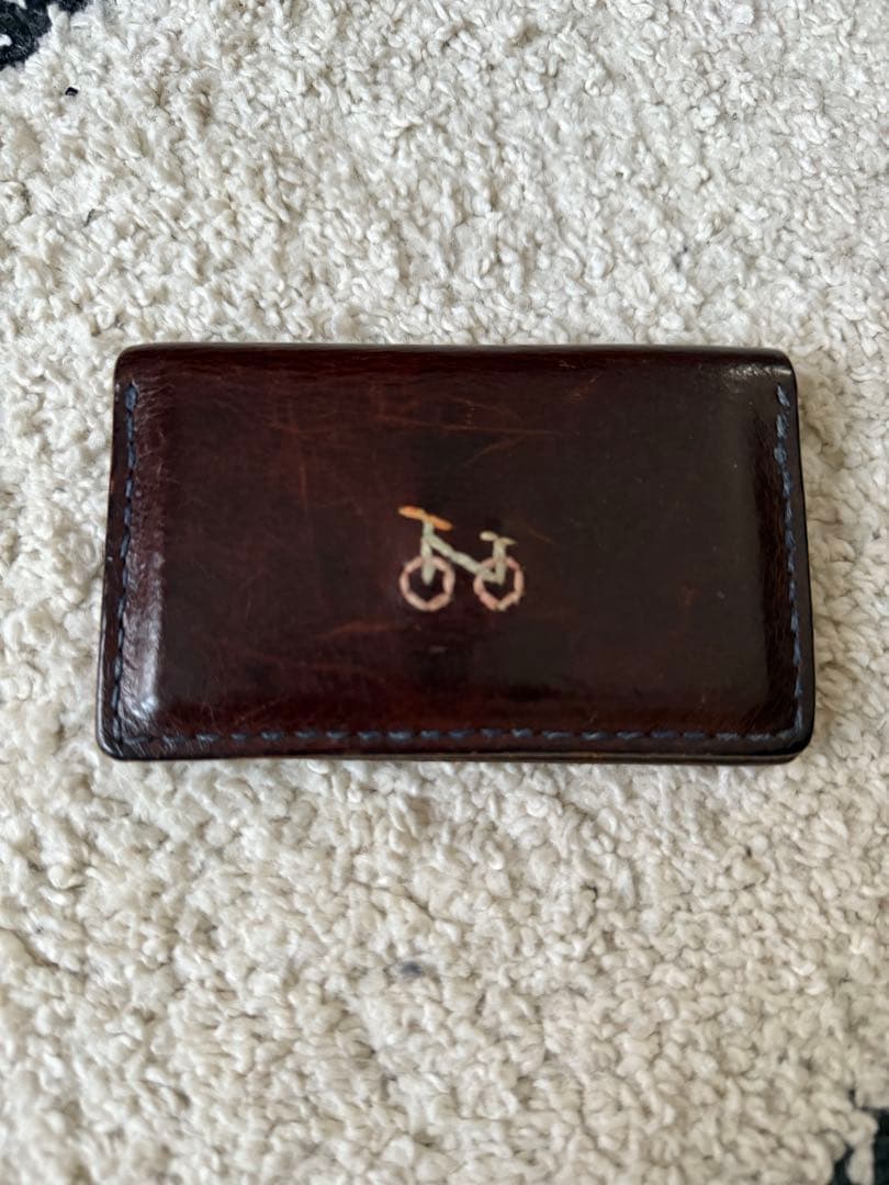 Henry 名刺入れ ダークブラウン 自転車刺繍