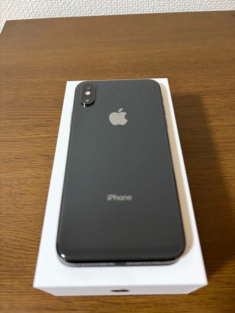 iPhone xs 美品　スペースグレーイ　simフリー　64GB