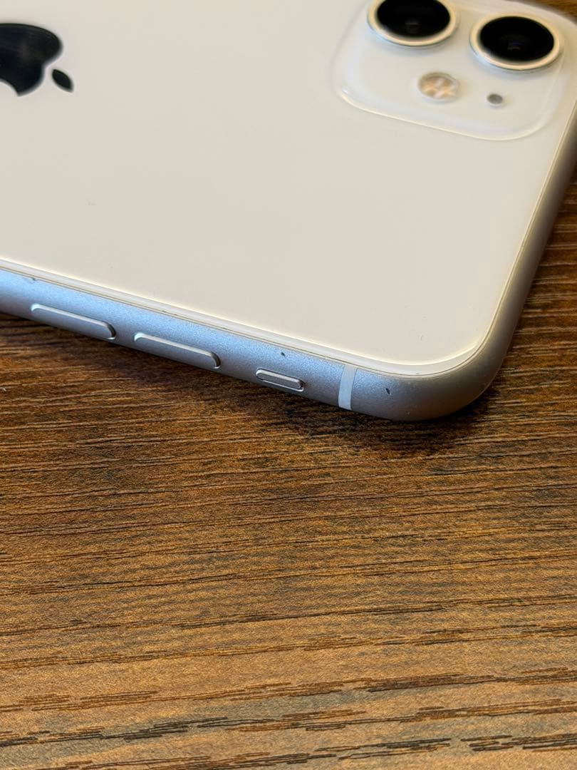 Apple iPhone 11 ホワイト128GB 本体